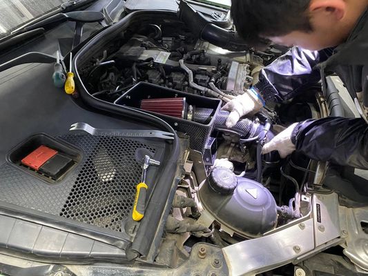 Mercedes Benz W205 Karbon Fiber Hava Alımı Hava Akışını Artırmak Otomotiv Motor Parçaları